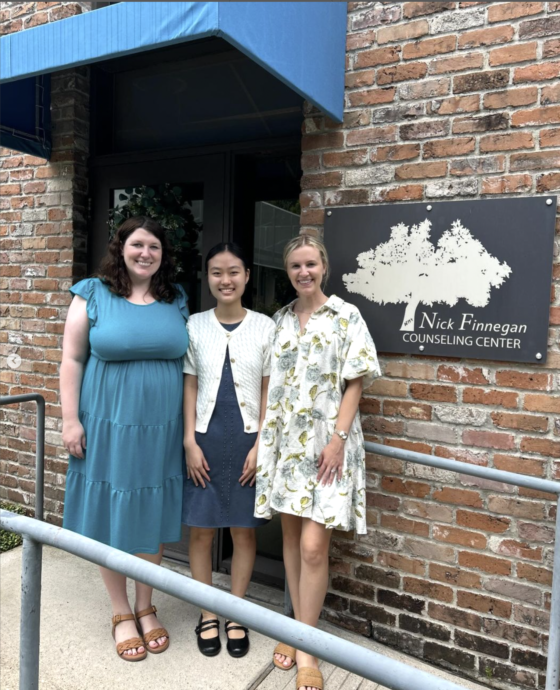 Kinkaid graduate Carly Gray Lukefahr (Class of 2012) hosted student Tiffany (Class of 2025) for an internship at the Nick Finnegan Counseling Center in Houston, Texas, U.S.